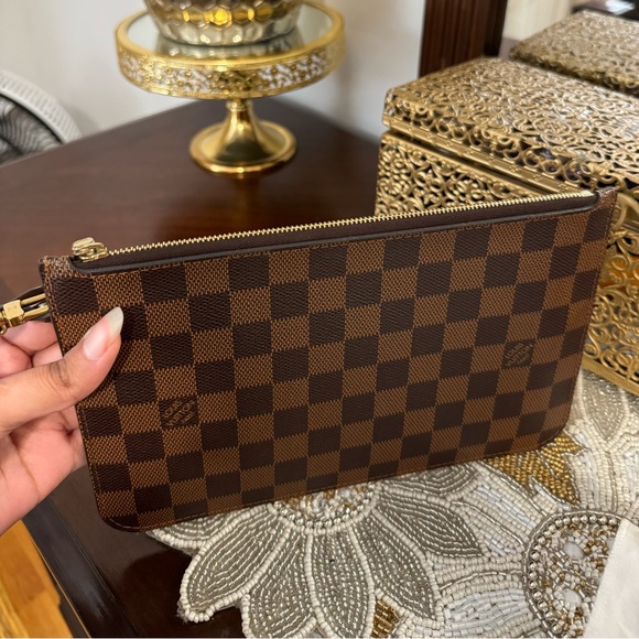 Louis Vuitton Damier Neverfull Pouch/Clutch- BRAND NEW - Picture 2 of 12